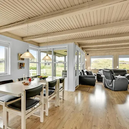 4 Bedroom Lovely In Ringkbing Hotel 5*