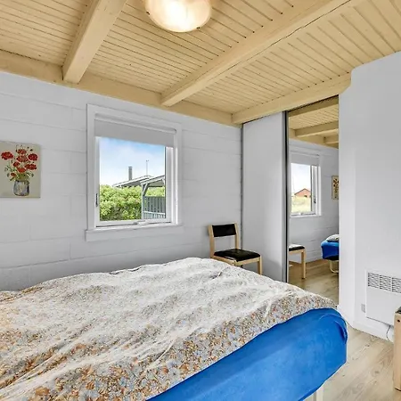 4 Bedroom Lovely In Ringkbing Hotel