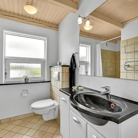 Hotel 4 Bedroom Lovely In Ringkbing Sondervig
