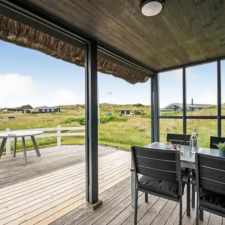 4 Bedroom Lovely In Ringkbing 5* Sondervig