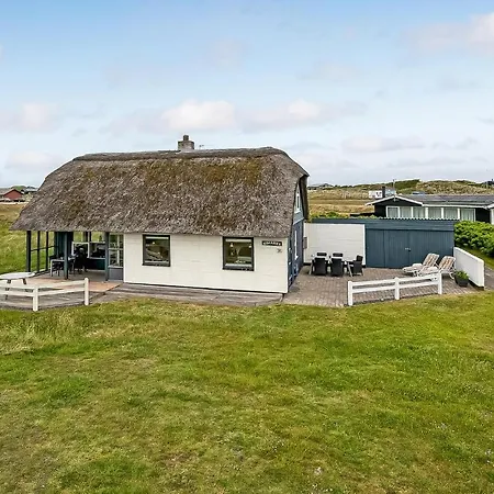 Hotel 4 Bedroom Lovely In Ringkbing