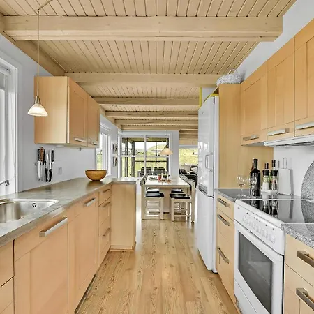 4 Bedroom Lovely In Ringkbing 5* Sondervig